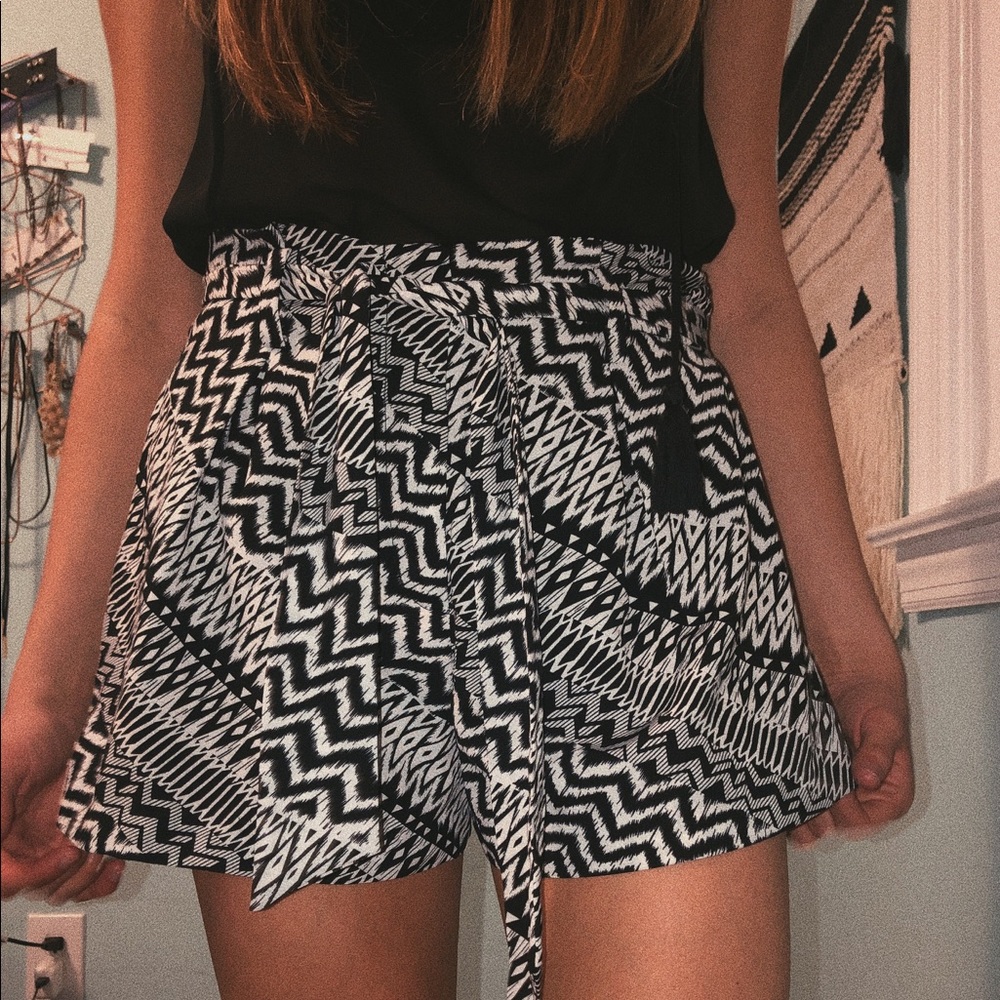 Cute flared patterned shorts